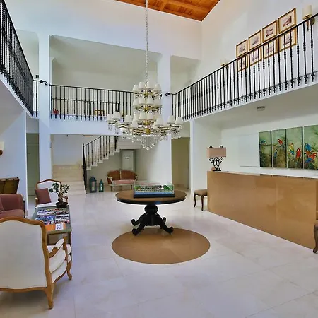 Hotell Palm Bay 3*